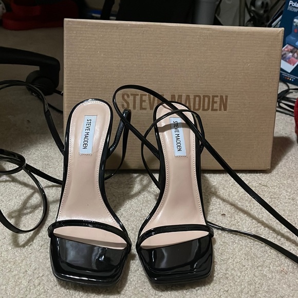 Steve Madden uplift black patent 8.5 - Picture 1 of 4
